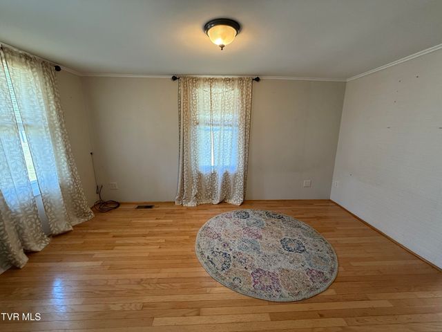 708 West D Street, Elizabethton, TN 37643