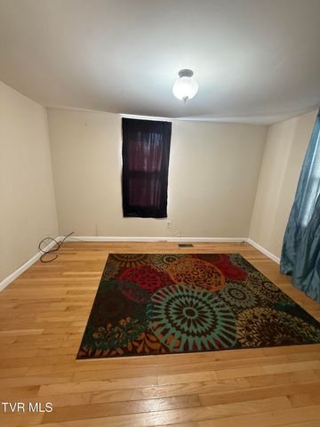 708 West D Street, Elizabethton, TN 37643