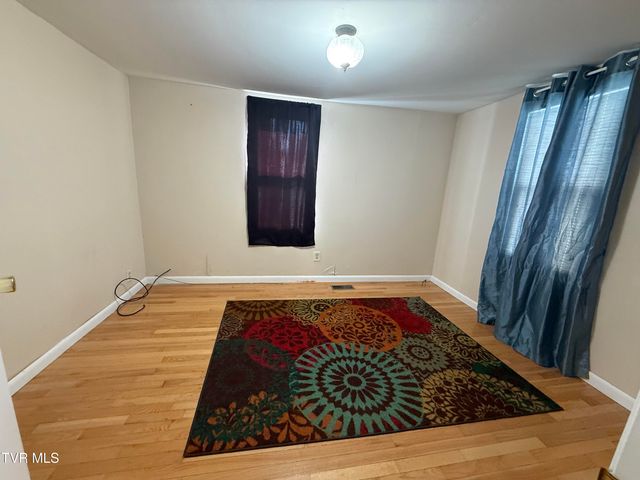 708 West D Street, Elizabethton, TN 37643