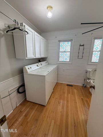 708 West D Street, Elizabethton, TN 37643