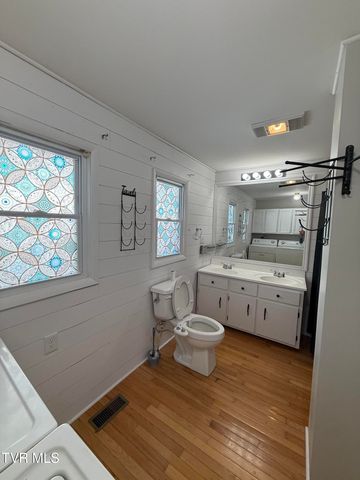 708 West D Street, Elizabethton, TN 37643