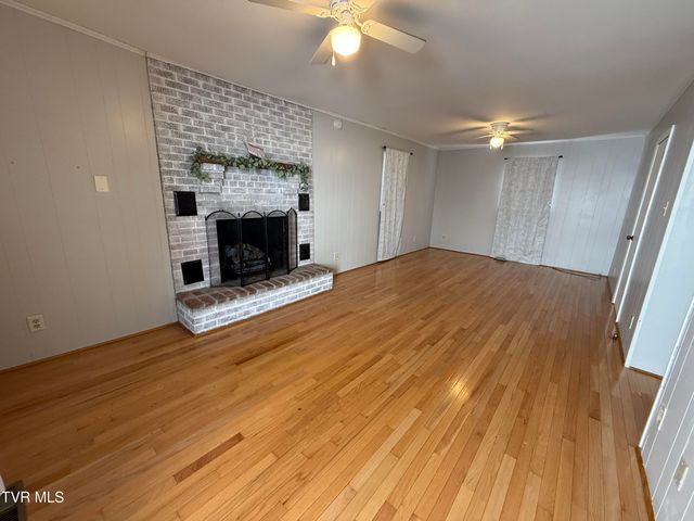 708 West D Street, Elizabethton, TN 37643