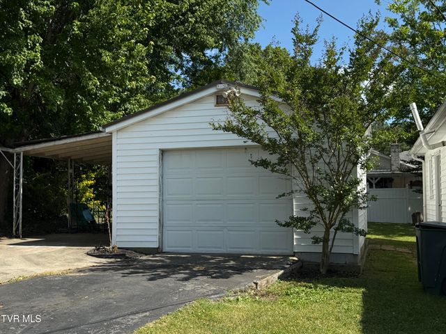 708 West D Street, Elizabethton, TN 37643