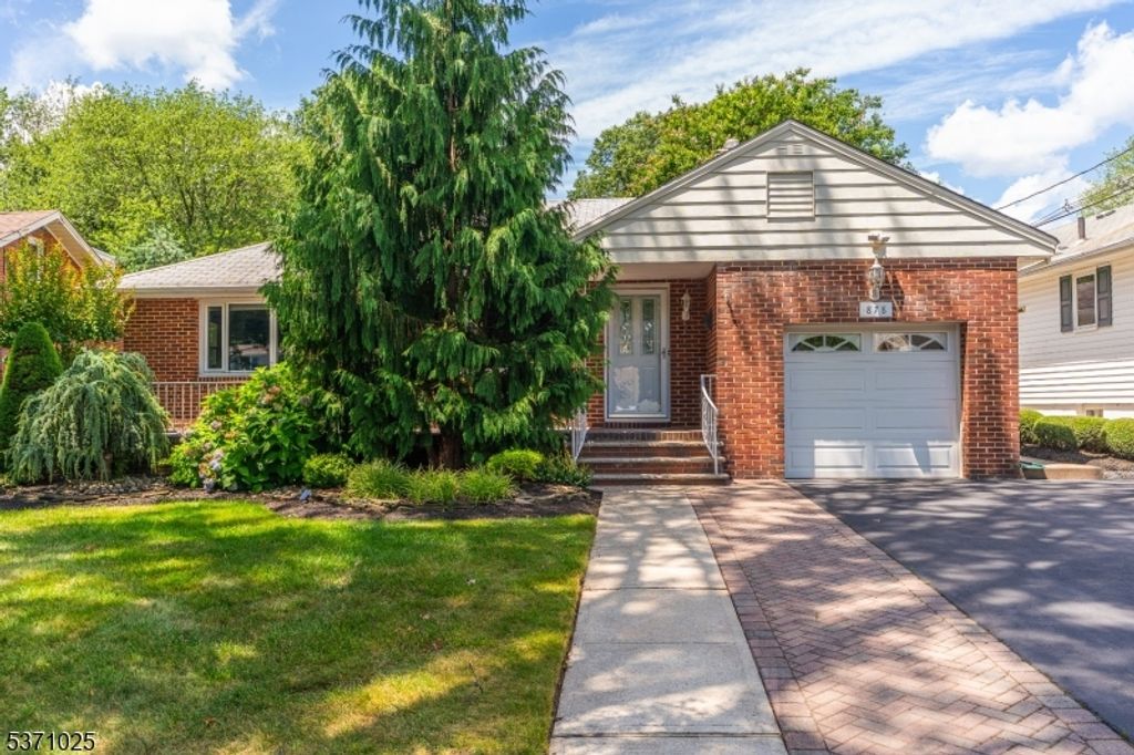 878 Madison Ave, Rahway City, NJ 07065