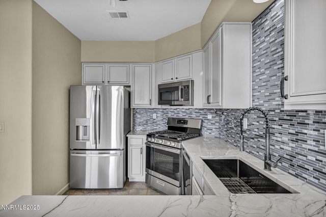 9250 Lone Wolf Circle, Reno, NV 89506