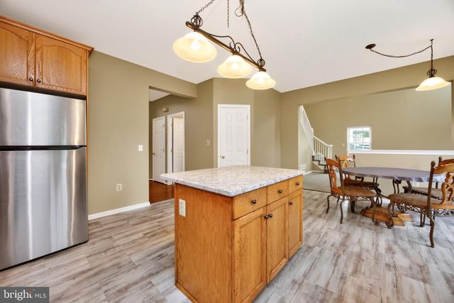 1175 SILCOX DR, Gilbertsville, PA 19525