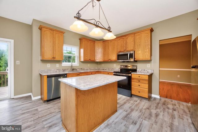 1175 SILCOX DR, Gilbertsville, PA 19525
