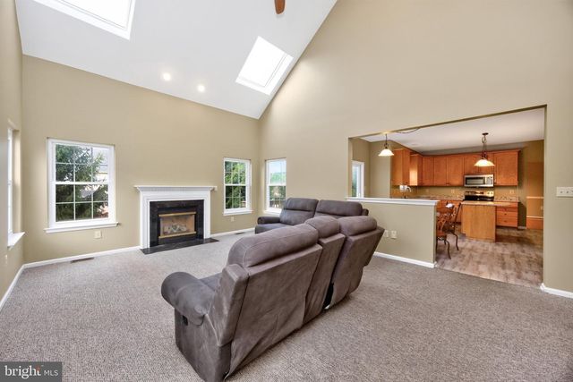 1175 SILCOX DR, Gilbertsville, PA 19525