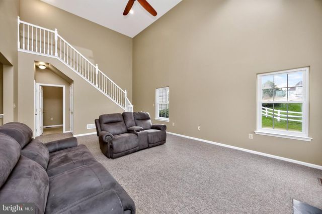 1175 SILCOX DR, Gilbertsville, PA 19525