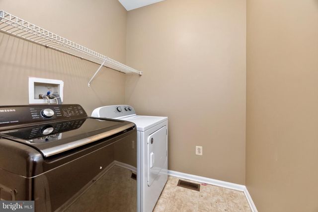1175 SILCOX DR, Gilbertsville, PA 19525