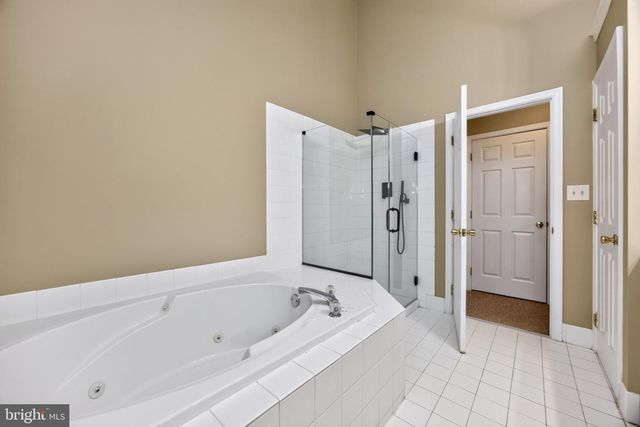 1175 SILCOX DR, Gilbertsville, PA 19525