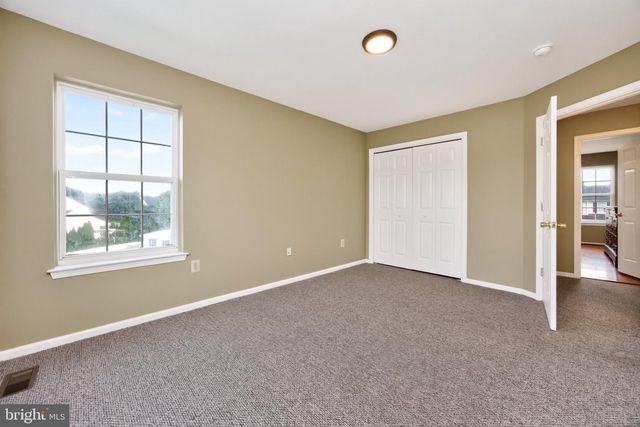 1175 SILCOX DR, Gilbertsville, PA 19525