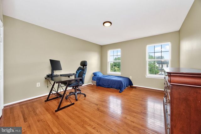1175 SILCOX DR, Gilbertsville, PA 19525