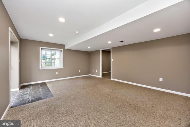 1175 SILCOX DR, Gilbertsville, PA 19525