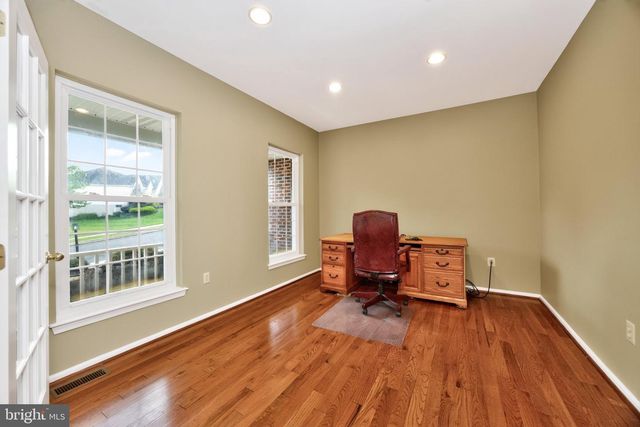 1175 SILCOX DR, Gilbertsville, PA 19525