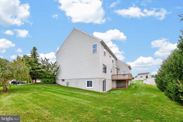 1175 SILCOX DR, Gilbertsville, PA 19525