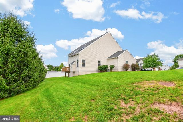 1175 SILCOX DR, Gilbertsville, PA 19525