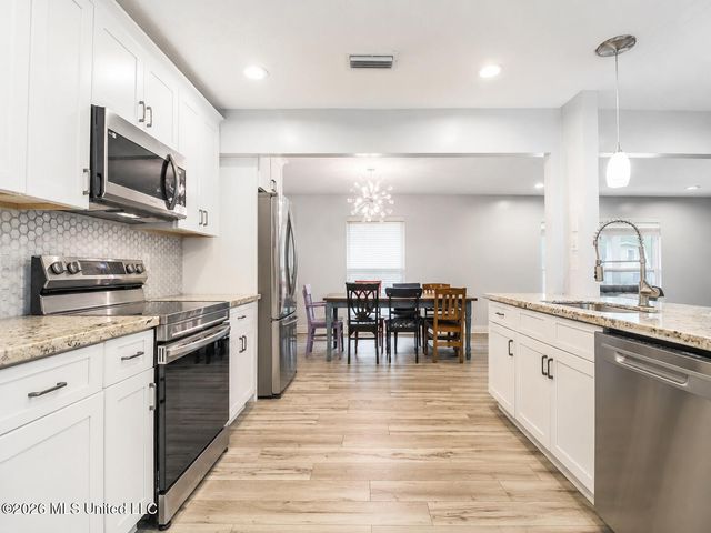 2416 Robertsdale Road, Gautier, MS 39553