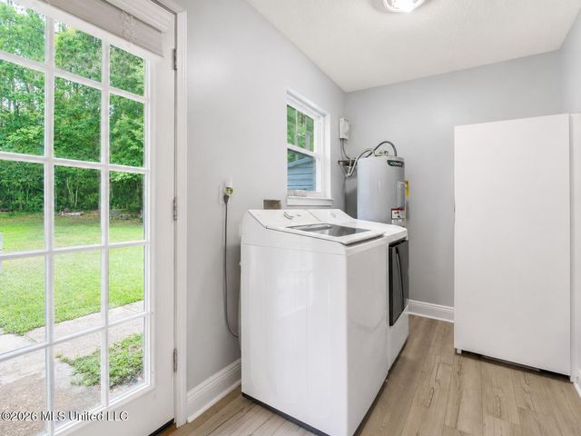 2416 Robertsdale Road, Gautier, MS 39553