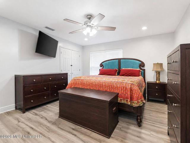 2416 Robertsdale Road, Gautier, MS 39553