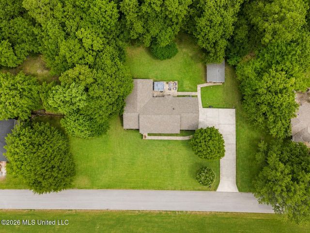 2416 Robertsdale Road, Gautier, MS 39553