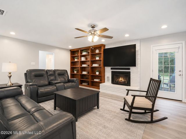 2416 Robertsdale Road, Gautier, MS 39553