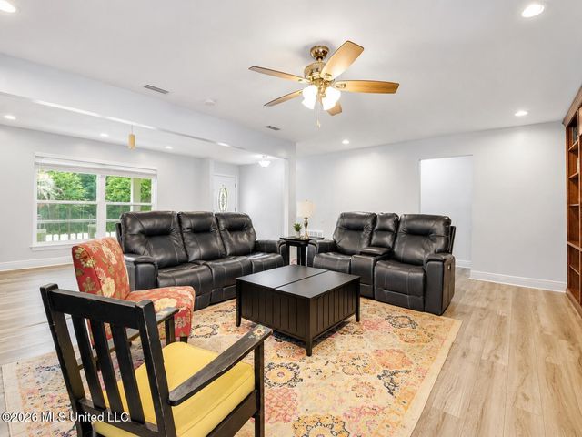 2416 Robertsdale Road, Gautier, MS 39553