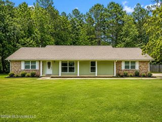 2416 Robertsdale Road, Gautier, MS 39553