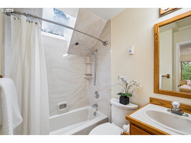 3367 VIDERA Dr, Eugene, OR 97405