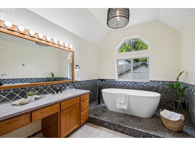 3367 VIDERA Dr, Eugene, OR 97405