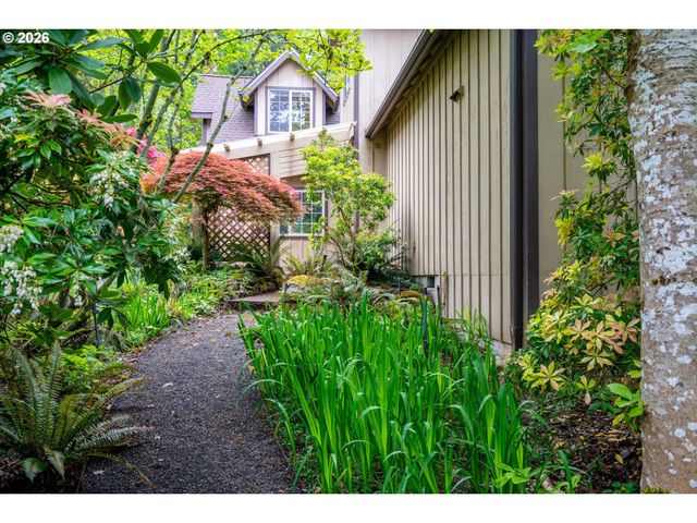 3367 VIDERA Dr, Eugene, OR 97405