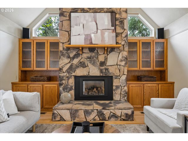 3367 VIDERA Dr, Eugene, OR 97405