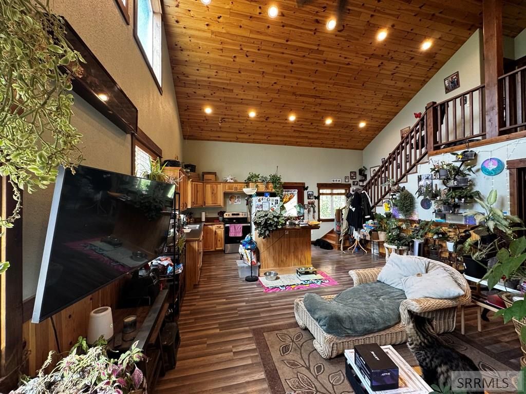 Image 5 of property listing at 7 Shady Lane, North Fork, ID 83466