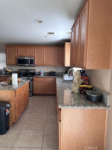 3884 Akina Avenue, Perris, CA 92571