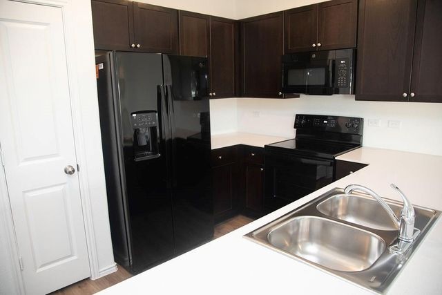 1127 Catfish LN, Bastrop, TX 78602
