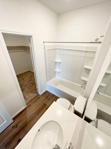 1127 Catfish LN, Bastrop, TX 78602