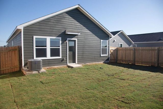 1127 Catfish LN, Bastrop, TX 78602