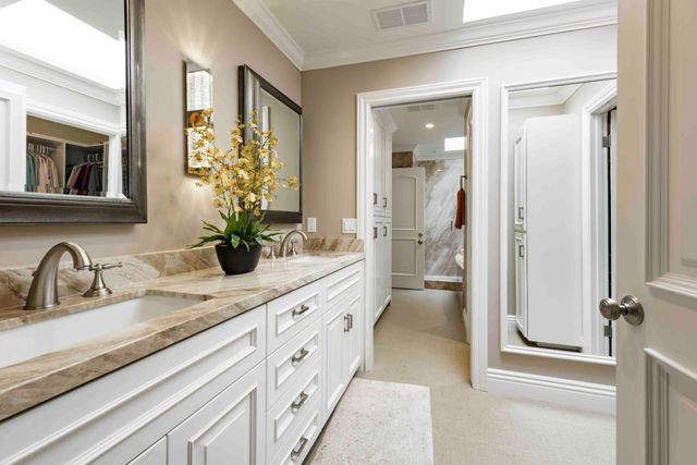 11 Chateau Drive, Menlo Park, CA 94025