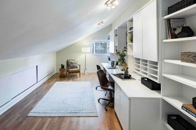 11 Chateau Drive, Menlo Park, CA 94025