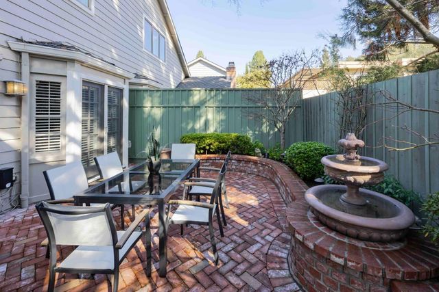 11 Chateau Drive, Menlo Park, CA 94025