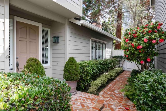 11 Chateau Drive, Menlo Park, CA 94025