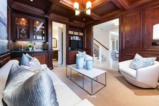 11 Chateau Drive, Menlo Park, CA 94025