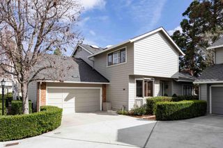 11 Chateau Drive, Menlo Park, CA 94025