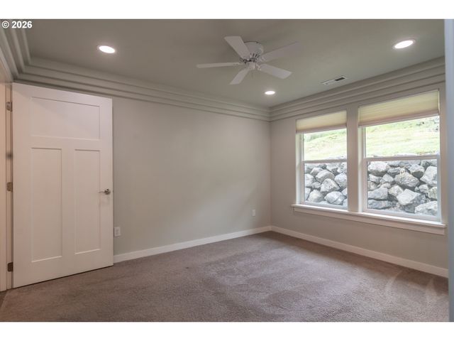 4509 RIDENOUR St, Roseburg, OR 97470