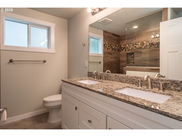 4509 RIDENOUR St, Roseburg, OR 97470