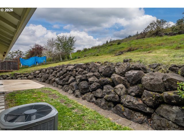 4509 RIDENOUR St, Roseburg, OR 97470