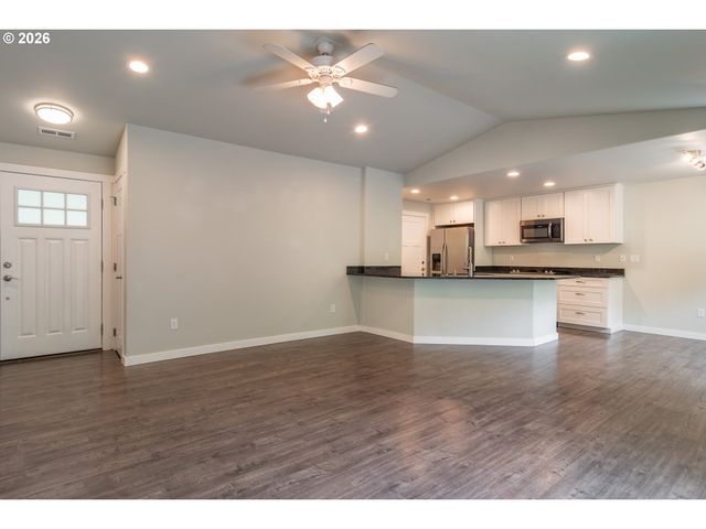 4509 RIDENOUR St, Roseburg, OR 97470