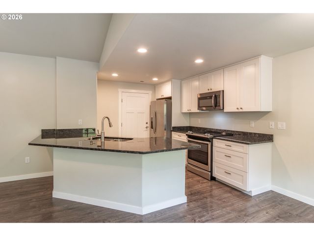 4509 RIDENOUR St, Roseburg, OR 97470