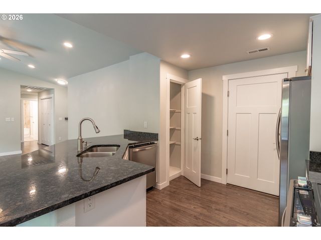 4509 RIDENOUR St, Roseburg, OR 97470