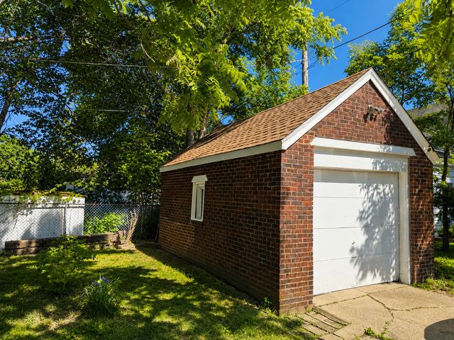 1527 Brookside Avenue, Waukegan, IL 60085